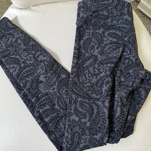 Zobha EUC 2 Leggings Paisley Black and Dark Gray